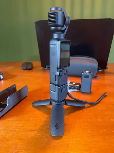 DJI Pocket 3 - Creator Combo + DJI Mic 2 + Battery Handle