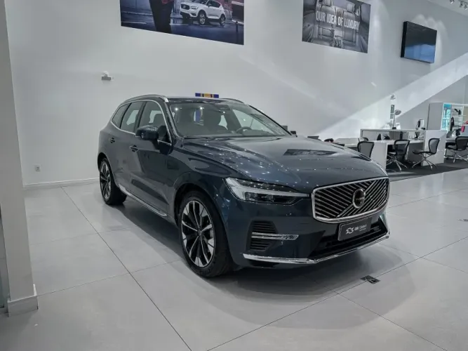 Volvo XC-60 XC 60 T-8 Híbrido Momentum 2.0 5P 2025