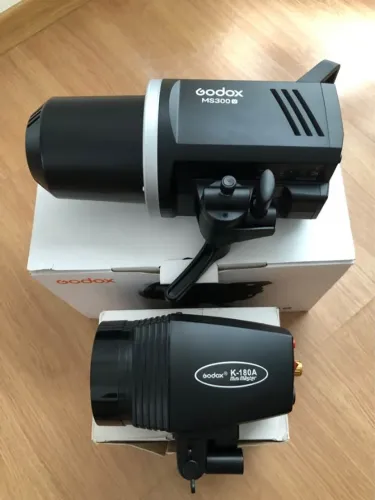 Flash Godox MS 300 V e Flash Godox Minimaster 150A (JUNTOS)