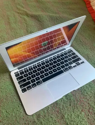Promo-vende-se MACBOOK AIR 11 Impecável?