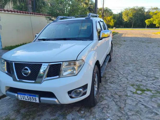 Nissan Frontier SL CD 4X4 2.5tb Diesel AUT 2014