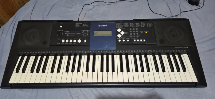Teclado Yamaha psr e333