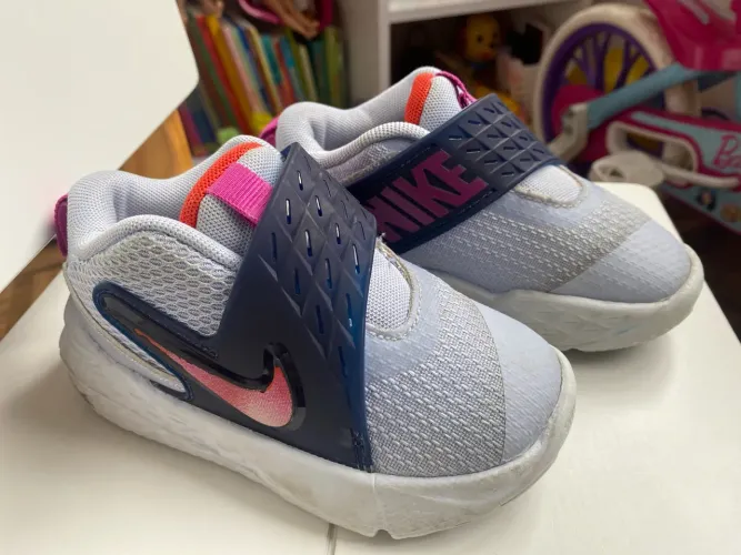 Tênis Nike infantil original 24