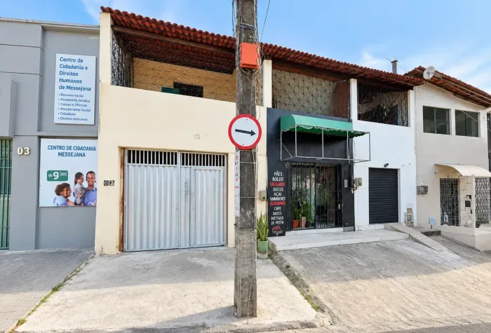 Imóvel para venda possui 113 metros quadrados com 6 quartos em Messejana - Fortaleza - CE