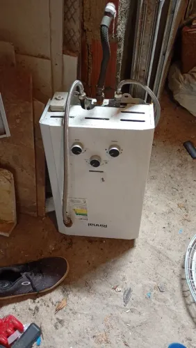 Aquecedor a Gás Rinnai REU-1002 FEH GLP 10 Litros Exaustão Forçada Usado