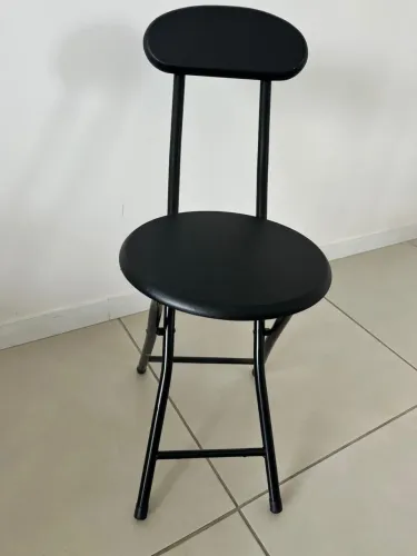 Banqueta dobrável preta