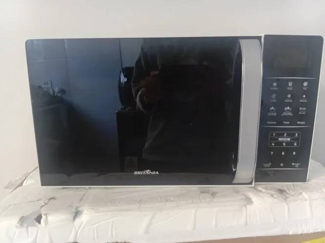 Microondas Britânia 220v com defeito