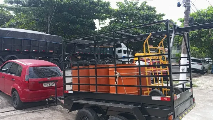 Vendo carro e reboque completo 