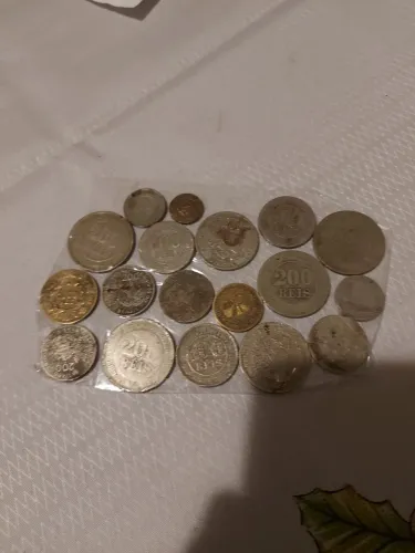 Moedas antigas  de réis 