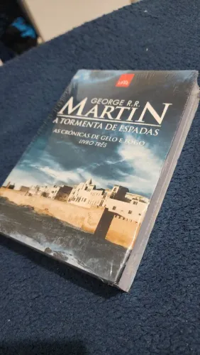 Livro Tormenta das Espadas - Crônicas de Gelo e Fogo 