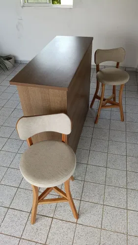 Oportunidade Imperdível!!! BANQUETA C/ 2 BANCOS