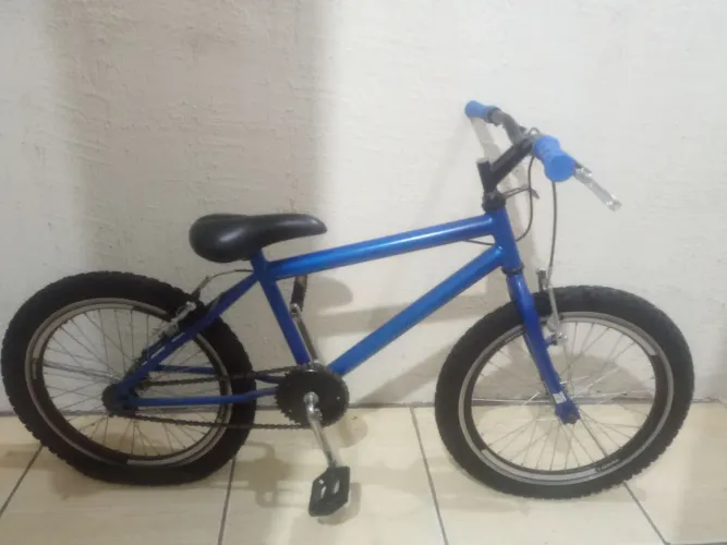 Bicicleta azul para criança 