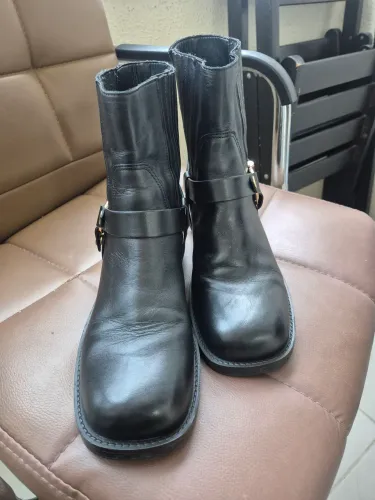Bota em couro Arezzo