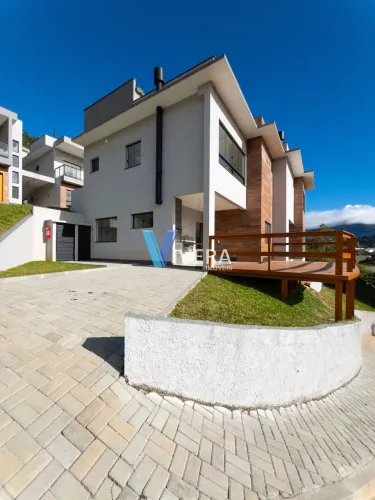 Casa à venda no bairro Golfe - Teresópolis/RJ