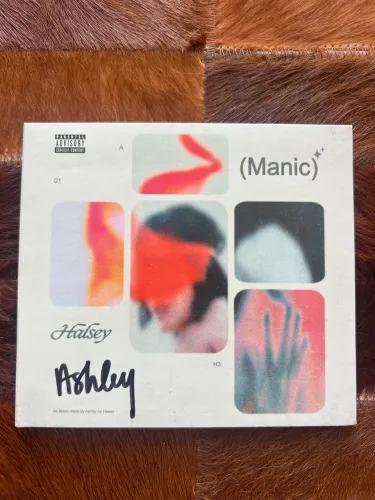 Halsey - CD Manic autografado ASHLEY