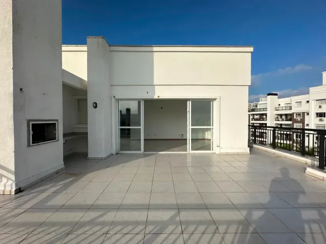 Cobertura para Aluguel no Abraão com 3 Suítes e Vista para o Mar