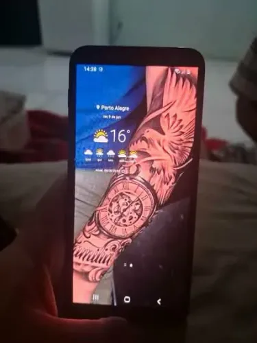 To vendado um Galaxy J6