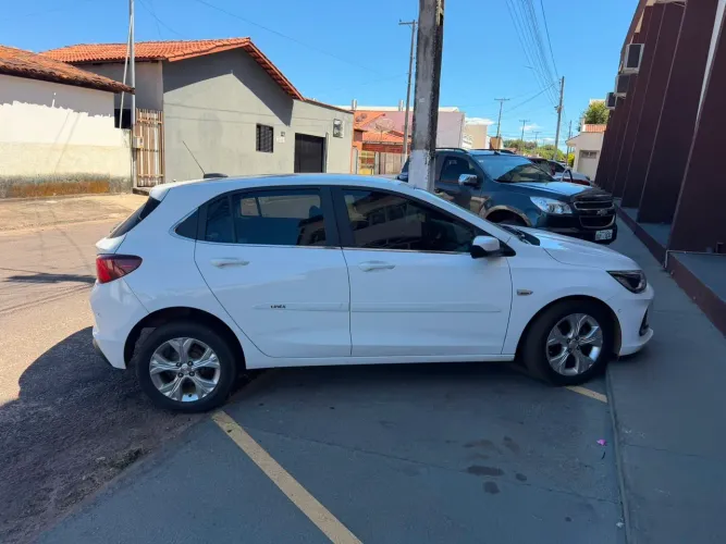 Chevrolet Onix Hatch Premier 1.0 12V TB Flex Aut. 4P 2021