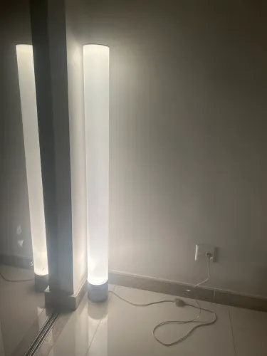 Luminária tubular de chão 1,60 metros com lâmpada PAR 38