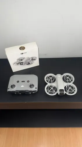 Drone DJI NEO com controle