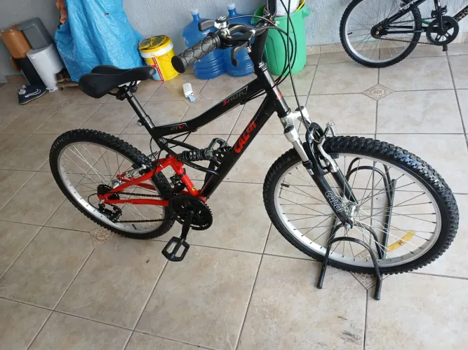 Linda bicicleta aro 24 caloi