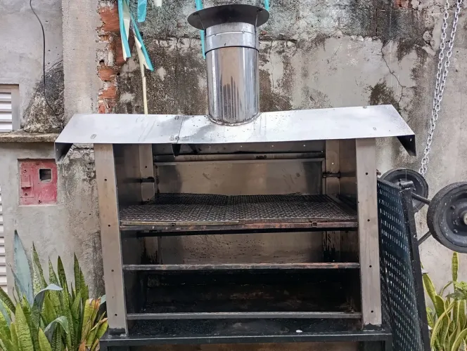 Vendo exatamente churrasqueira de inox