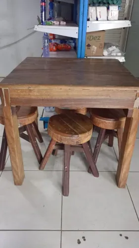 Mesa Rústica em madeira