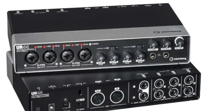 Steinberg UR44 interface de áudio