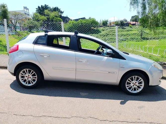 Fiat Bravo Essence Dualogic 1.8 Flex 16V 5P 2012