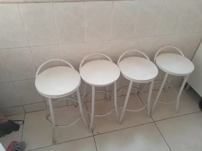 Banqueta para cozinha 4 unidades. 100,00 barato demais