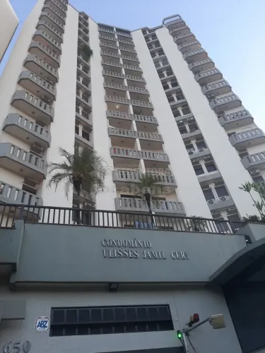 Excelente cobertura com 04 dormitórios sendo 01 tipo apartamento e todos com armários no b