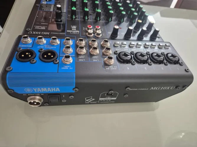 Mesa de som Yamaha mg10xu 