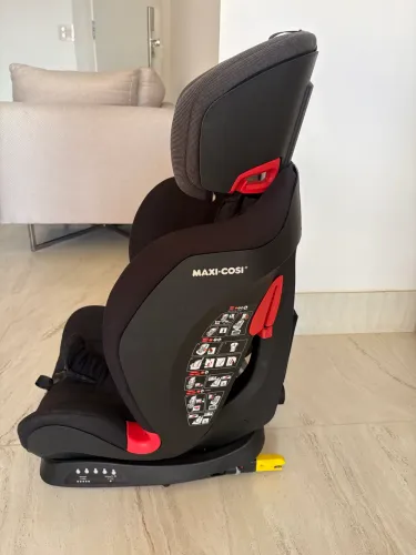 Cadeirinha Infantil para carro Maxi-cosi com Isofix