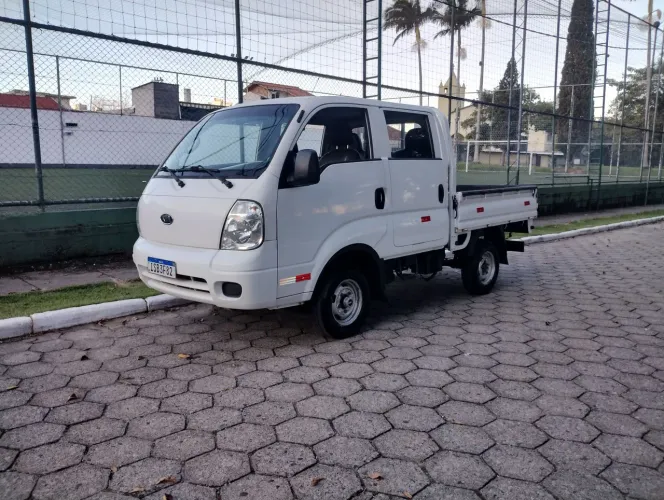 Kia Motors Bongo K-2700 2.7 4x2/4x4 Diesel 2011