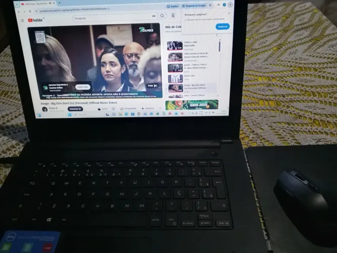 Notebook Dell Inspiron 14 3000 Series, modelo I14-3442-A15.