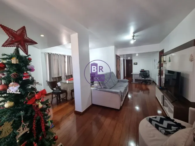 Apto à venda com 3 dormitórios sendo 1 suíte com 2 vagas de garagens
