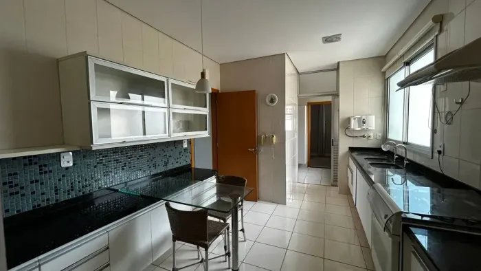 Imóvel para aluguel possui 146 metros quadrados com 3 quartos em Jardim Mariana - Cuiabá -