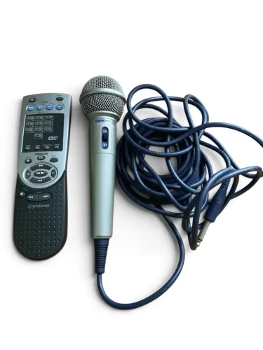Microfone Gradiente Km-30 Dvdokê + Controle (Usado)