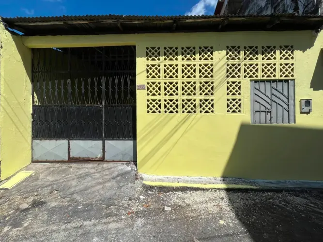 VENDO CASA NO BAIRRO PETROPOLIS C/ 4 QUARTOS