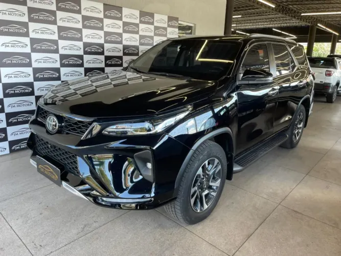 Toyota Hilux SW4 Diamond 2.8 TB 4X4 Die. Aut. 2025