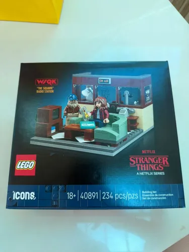 Lego Stranger Things The Squawk Radio Station