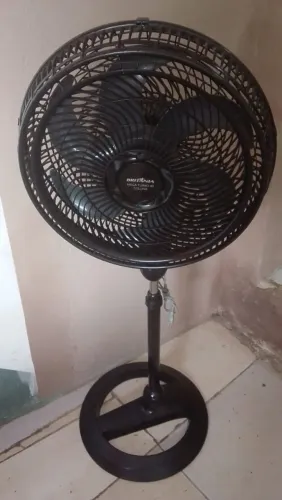 ventilador grande Britânia de coluna
