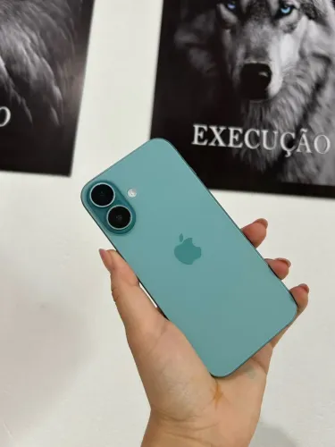 iPhone 16