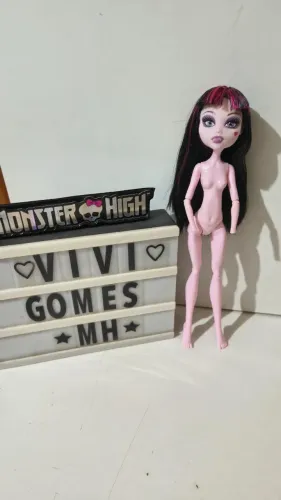 Monster High Draculaura passeio shopping 