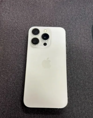 iPhone 15 Pro - 128GB - Titânio Branco