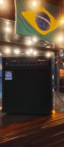 Ampeg BA-110 Americano Original - Amplificador de Baixo Lendário!