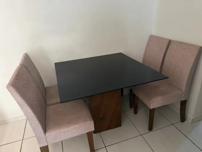 Mesa 4 cadeiras