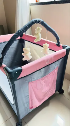  BERÇO PORTÁTIL COM MÓBILE - R$ 180,00