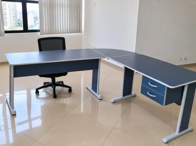 Mesa de Escritório em L + Gaveteiro 2 Gavetas (Restam somente 2 conjuntos).)