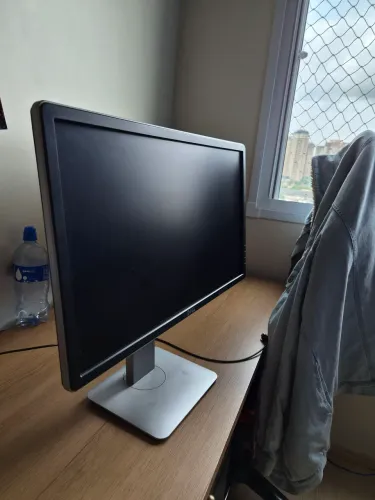 Monitor Dell P2314H 23" Full HD IPS - ajuste de altura e rotação - VGA/DVI/DisplayPort<br>